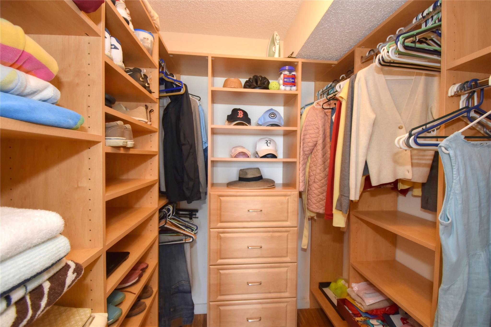 SILVER THATCH OCEAN CLUB - Residential