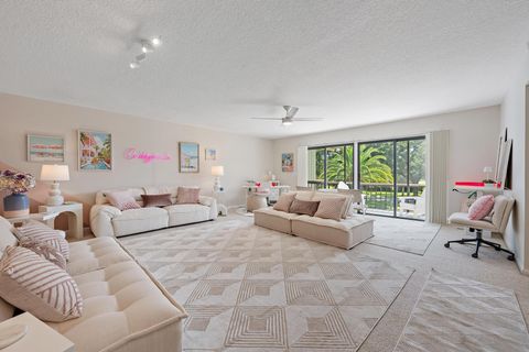 Photo of 18480 SE WOOD HAVEN LN #J, Jupiter, FL 33469 (MLS # B26054601)