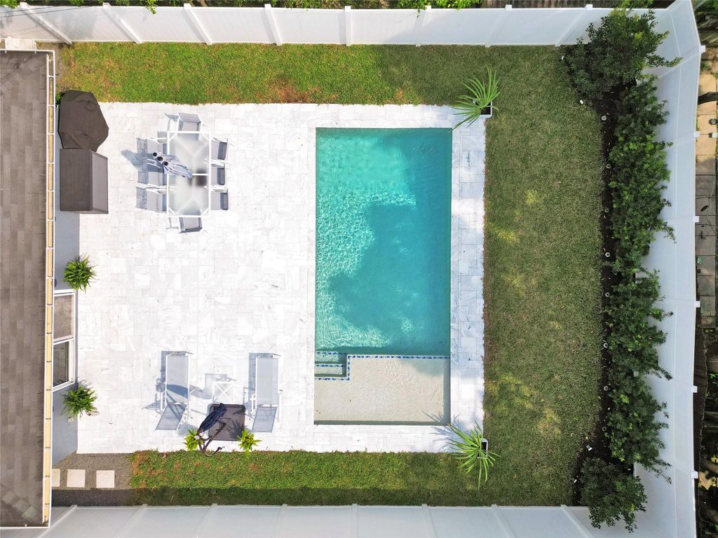 Photo of 1280 NE 40th Street, Oakland Park, FL 33334 (MLS # F10504977)