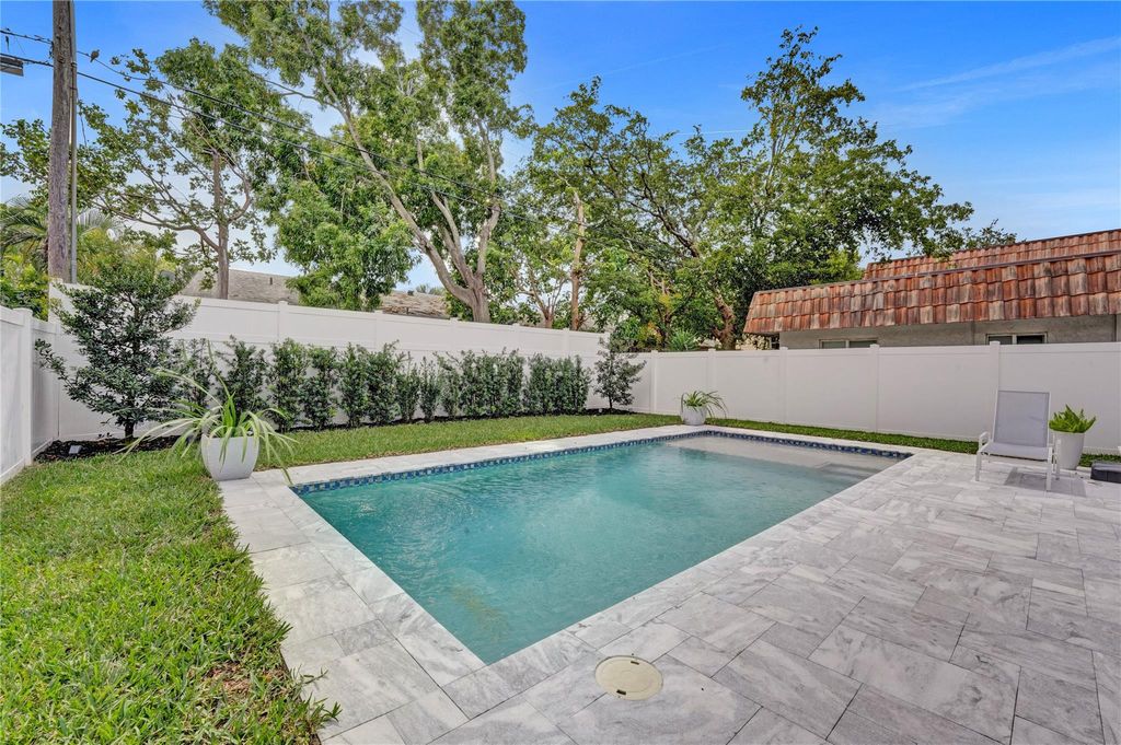 Photo of 1280 NE 40th Street, Oakland Park, FL 33334 (MLS # F10504977)