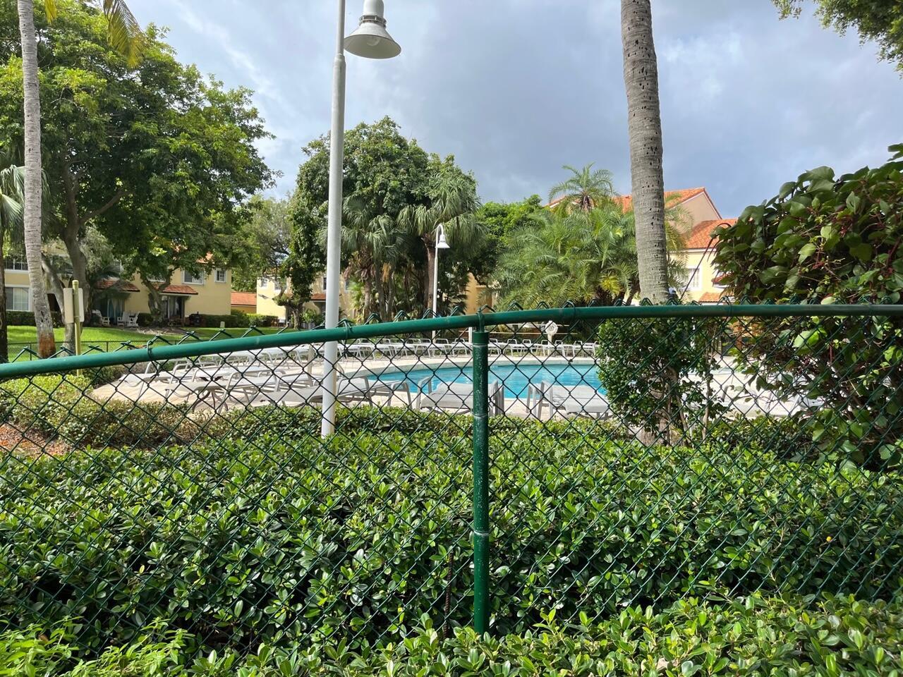 YACHT CLUB - Residential Lease