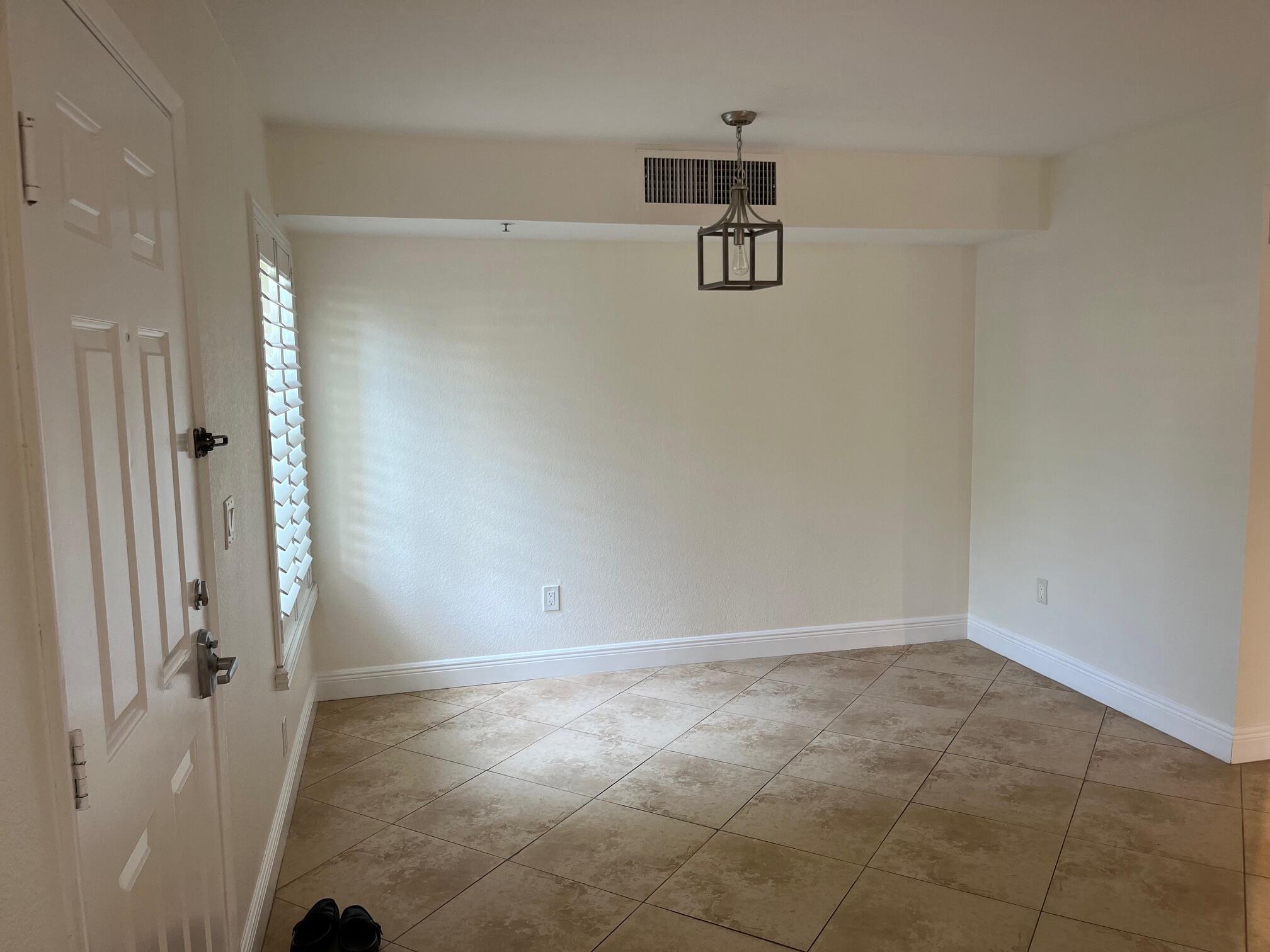 YACHT CLUB - Residential Lease