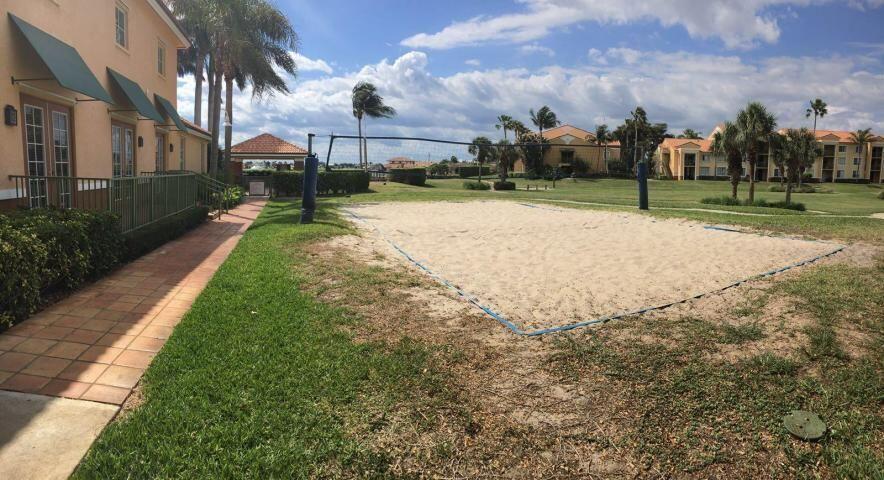 YACHT CLUB - Residential Lease