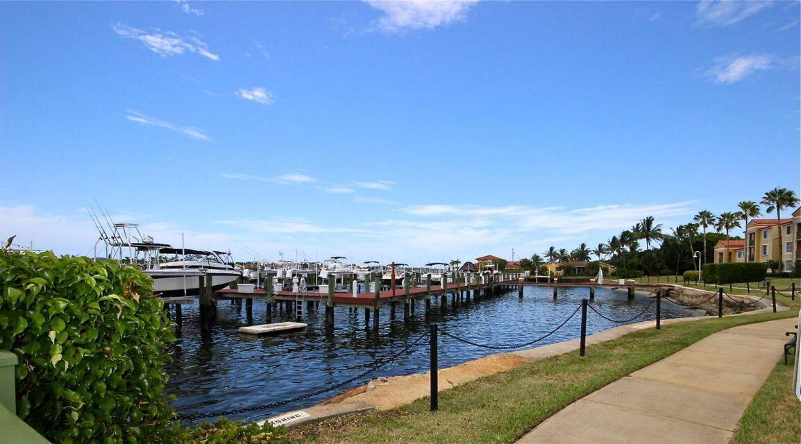 YACHT CLUB - Residential Lease