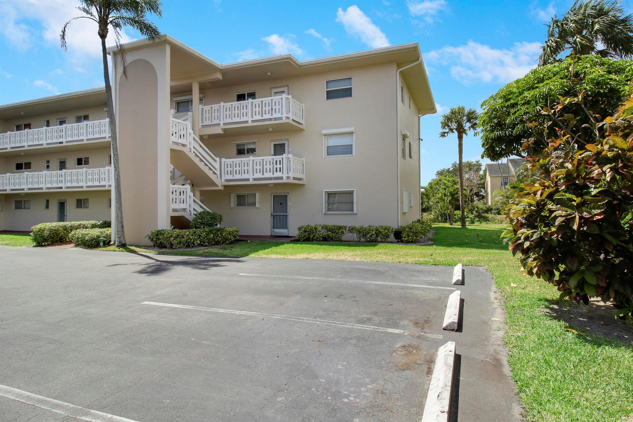 LAKE CLARKE GARDENS CONDO - Residential Lease