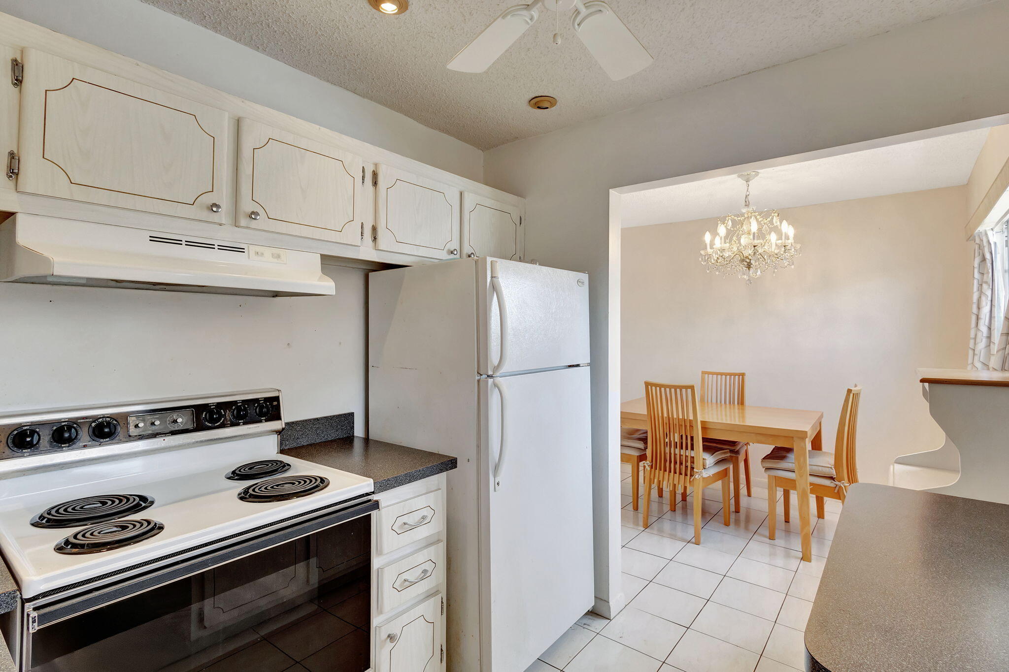 CENTURY VILLAGE -SHEFFIELD CONDOS A TO Q - Residential