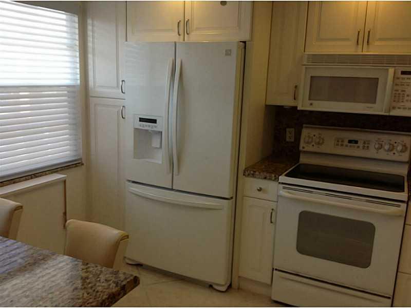 2/2 BEAUTIFUL! FANTASTIC UPGRADES! FULL VIEW OF POOL/ GARDEN FROM SLIDING GLASS ENCLOSED PATIO TO KEEP YOU COOL. LOVELY CERAMIC TILE KITCHEN/DINING/BATHS. NEWER APPLIANCES/CABINETS/ GRANITE COUNTERTOPS/BACKSPLASH. CUSTOM WALK IN TUB IN MASTER BATH. G REAT WALL UNIT W/ 2 MURPHY BEDS IN GUEST. NEW WATER HEATER. SHILOUTTEE SHADES. NICELY FURNISHED. ENJOY WYNMOOR'S COUNTRY CLUB LIFESTYLE! DEATAILS/COMMENTS POSTED ARE NOT GUARANTEED. ASSOC REQUIRES 20% DOWN & 1 OCCUP 55+