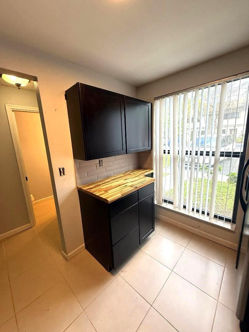 3082 S Oakland Forest Drive 1306