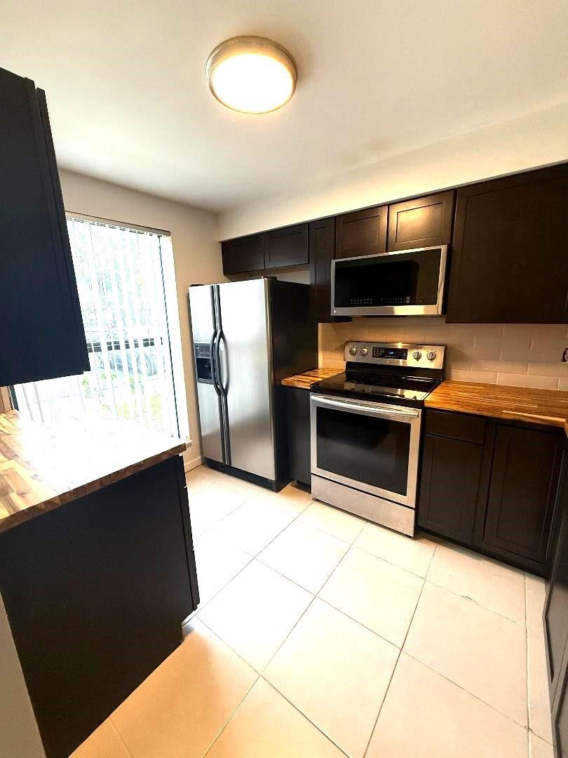 3082 S Oakland Forest Drive 1306