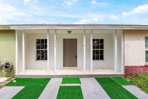 5835 S 37th Court Greenacres FL 33463