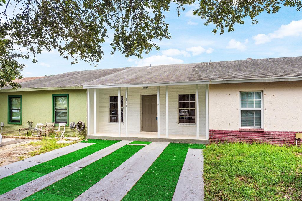 Photo of 5835 S 37th Court, Greenacres, FL 33463 (MLS # R11126268)