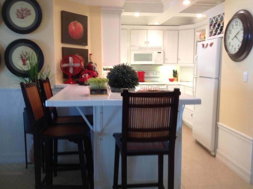 AMBASSADORS EAST - Residential Lease