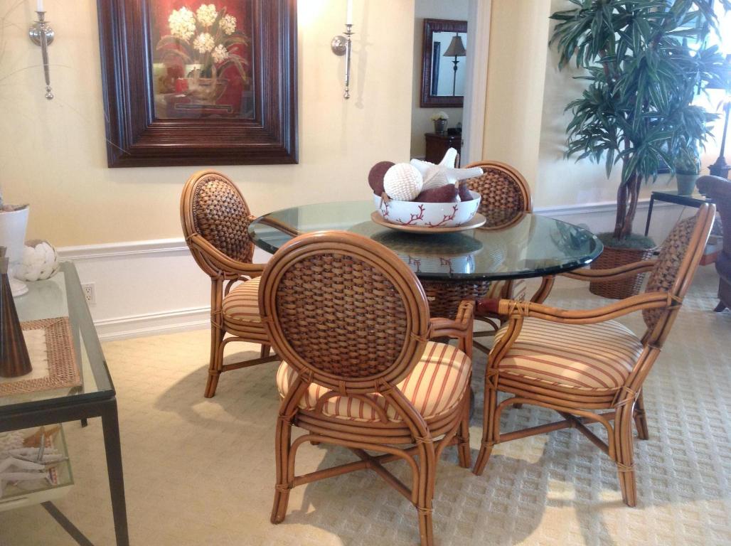 AMBASSADORS EAST - Residential Lease