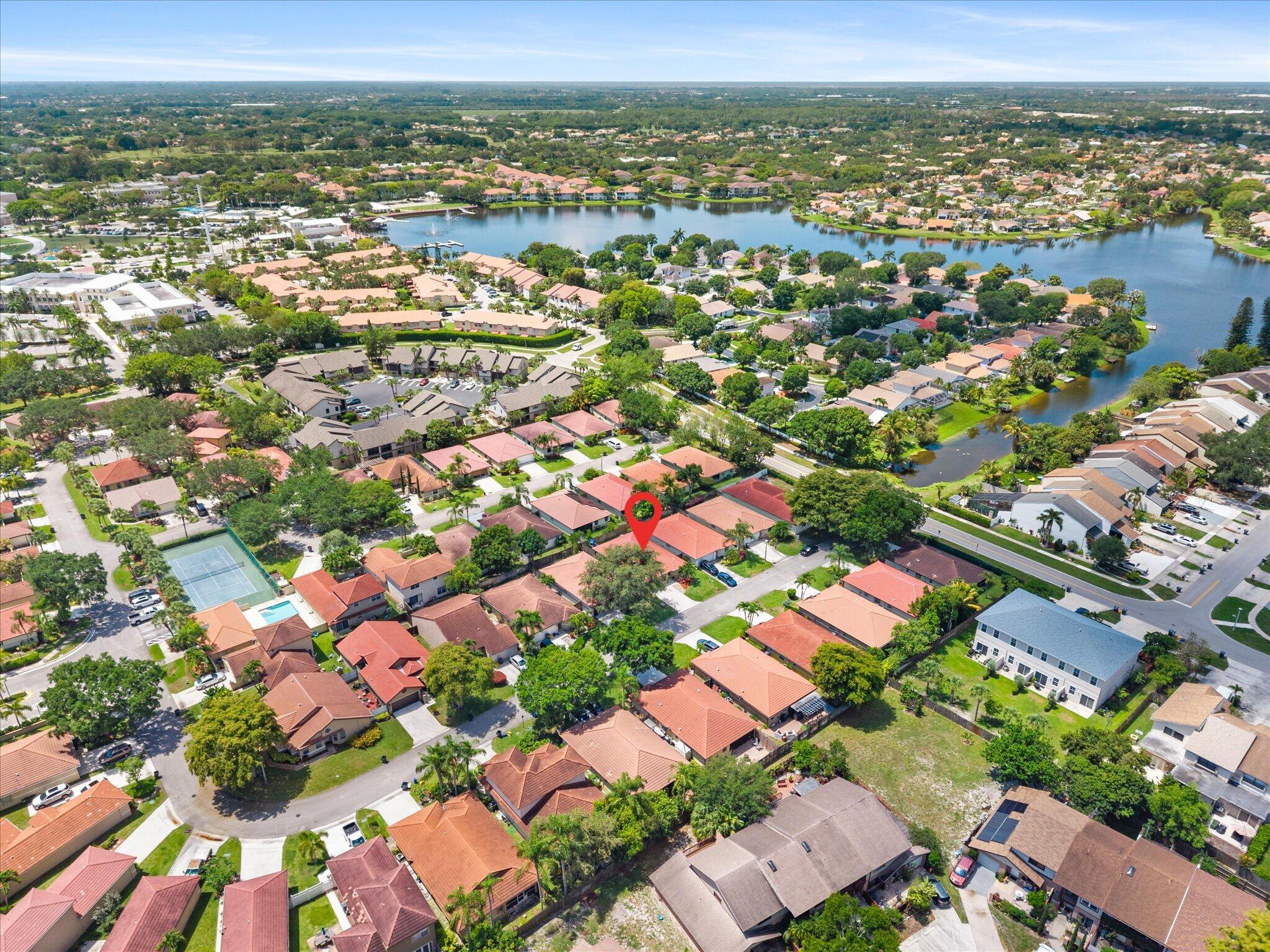 WELLINGTON DOWNS - Residential