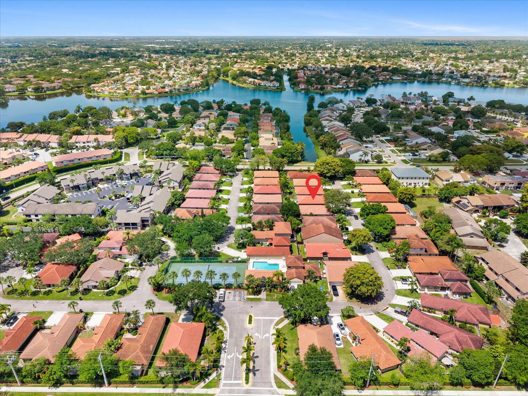 WELLINGTON DOWNS - Residential