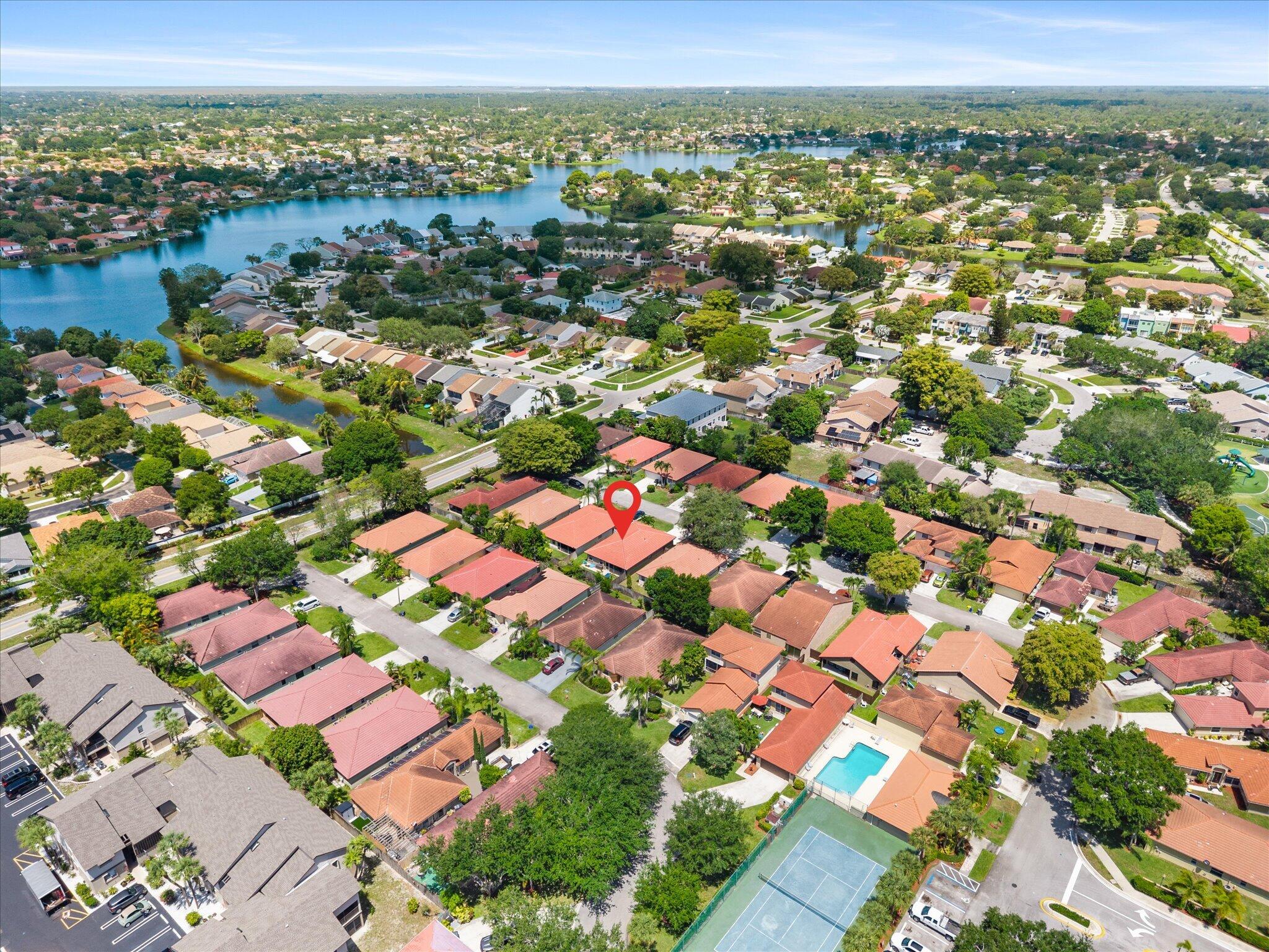 WELLINGTON DOWNS - Residential