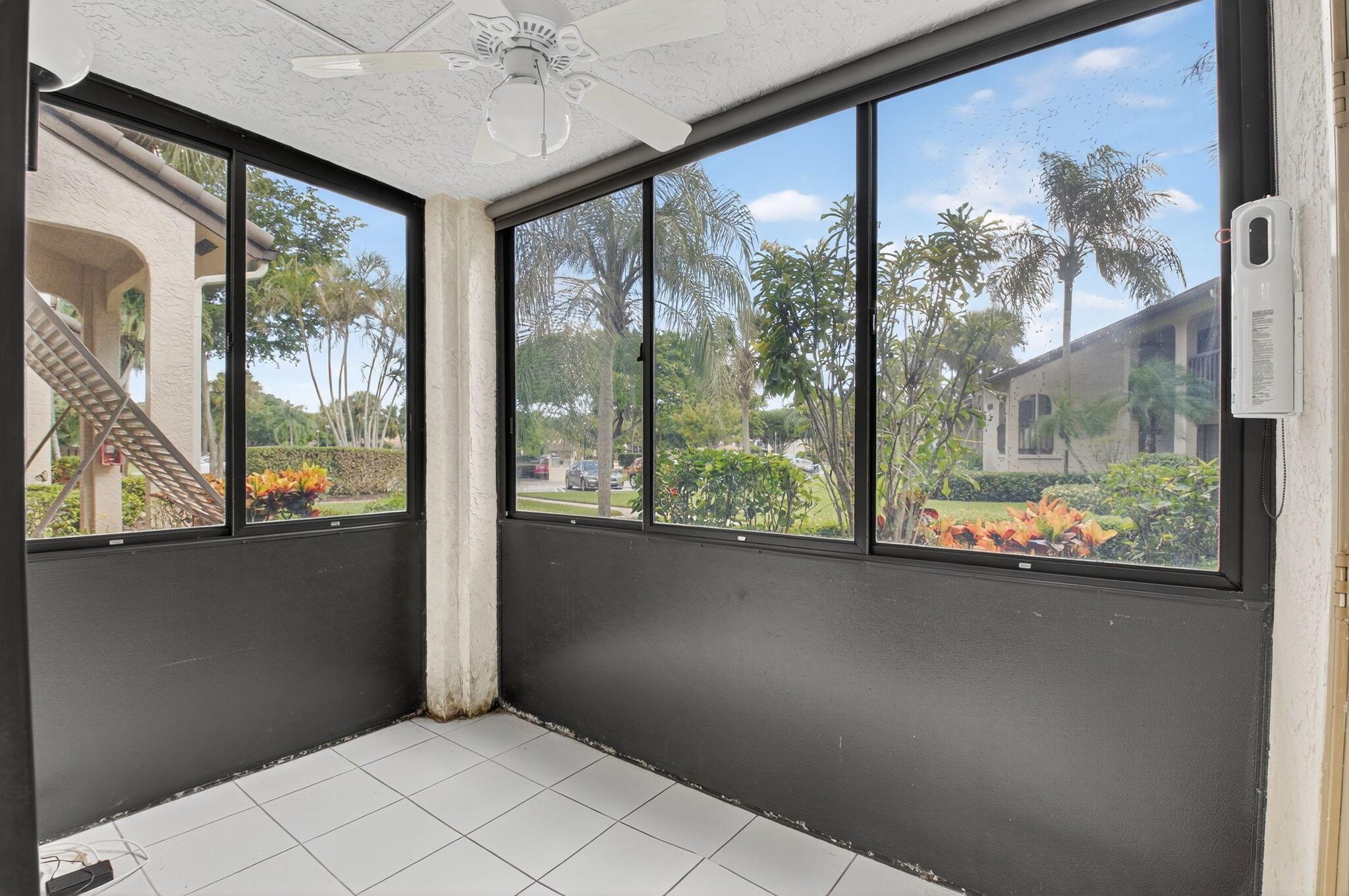 LAKESIDE CONDO BANYAN SPR - Residential