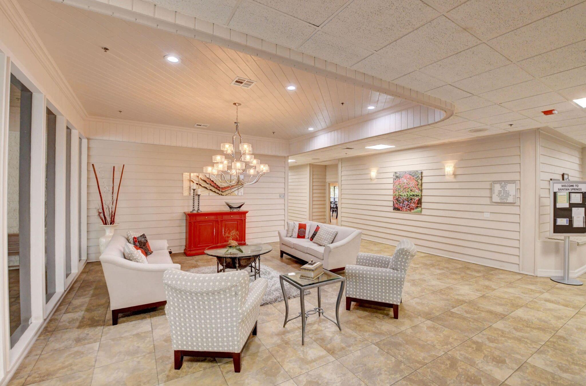 LAKESIDE CONDO BANYAN SPR - Residential