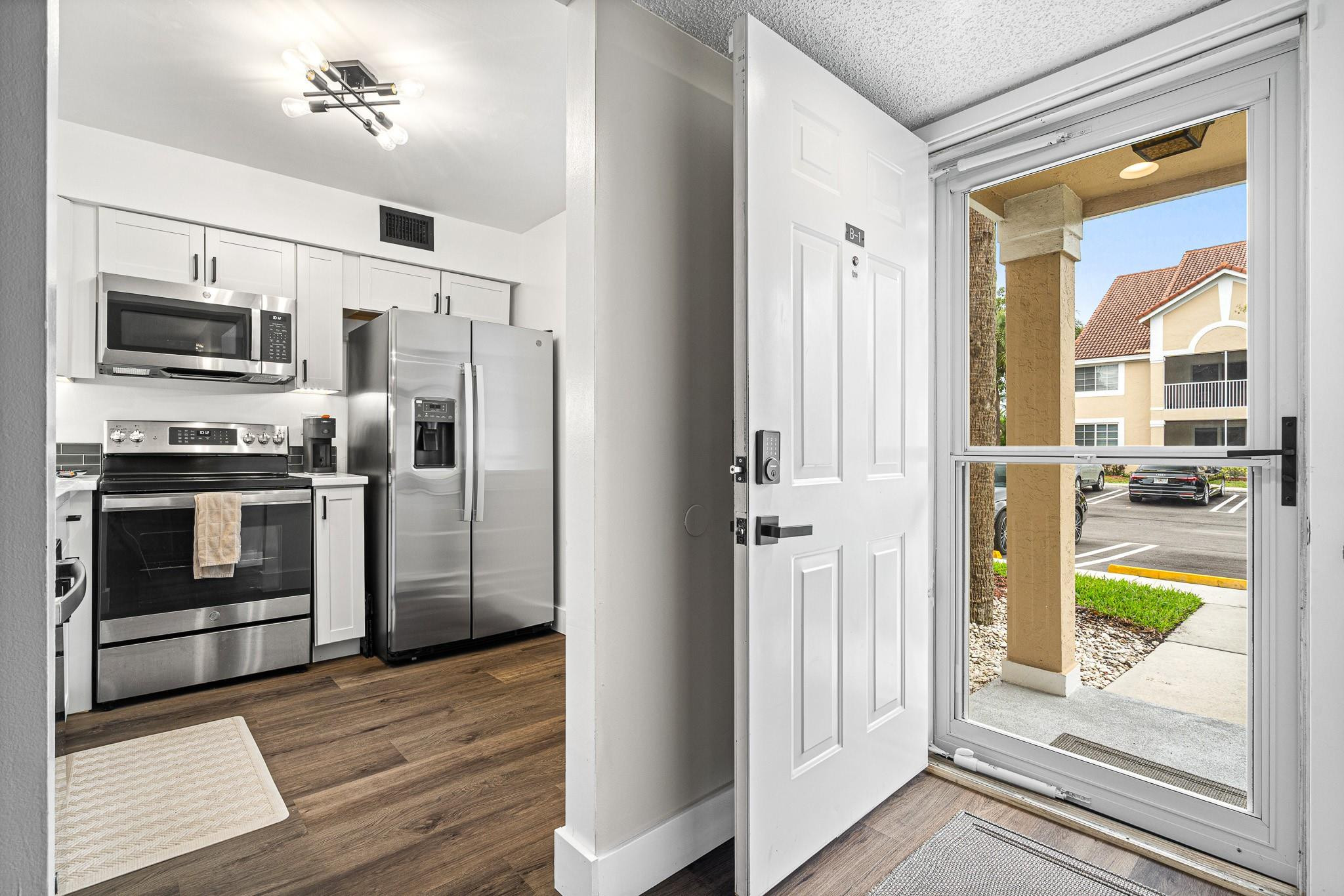 4620 W Mcnab Road B1