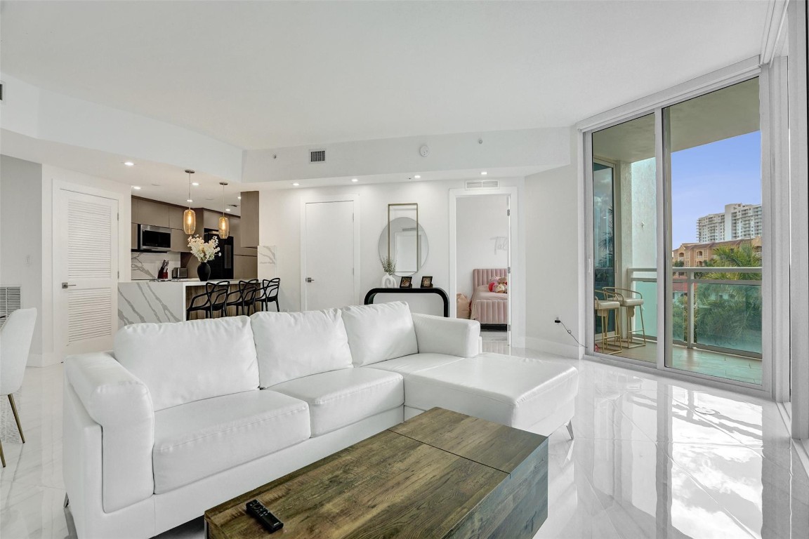 3000 NE 188th Street 402