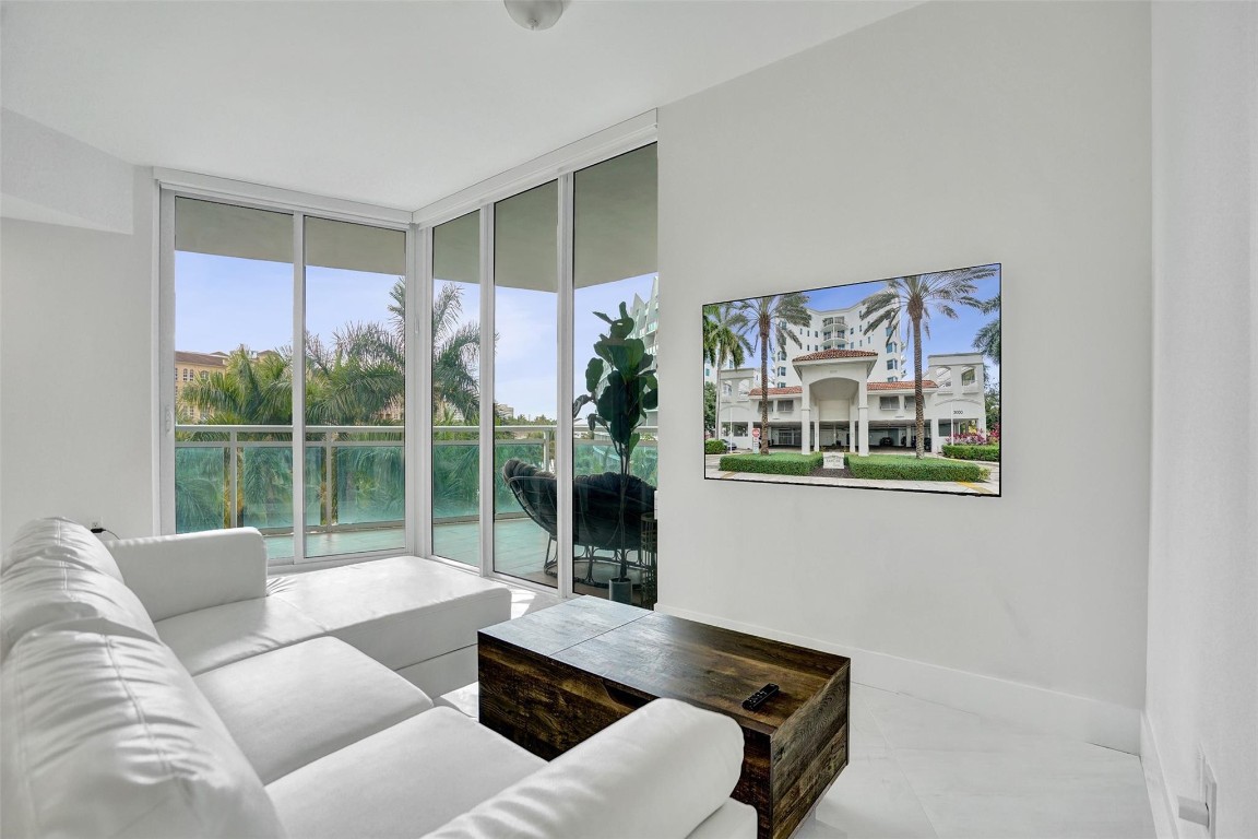 3000 NE 188th Street 402