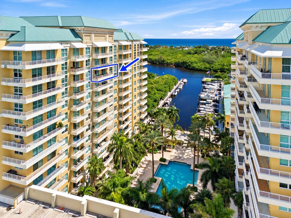 Photo of 700 E Boynton Beach Boulevard, Boynton Beach, FL 33435 (MLS # B26090339)