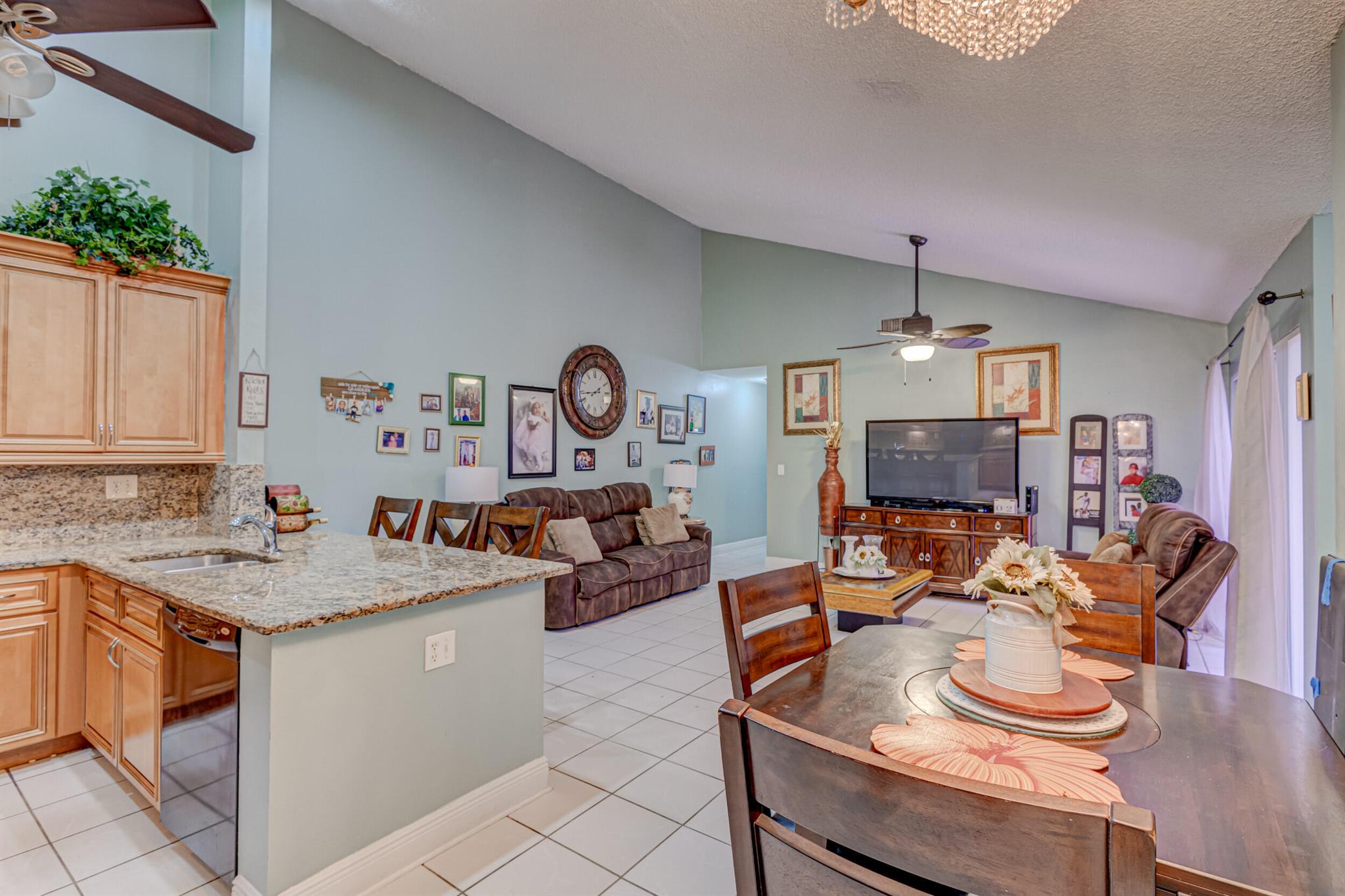 SUMMIT PINES UNIT 1 - Residential