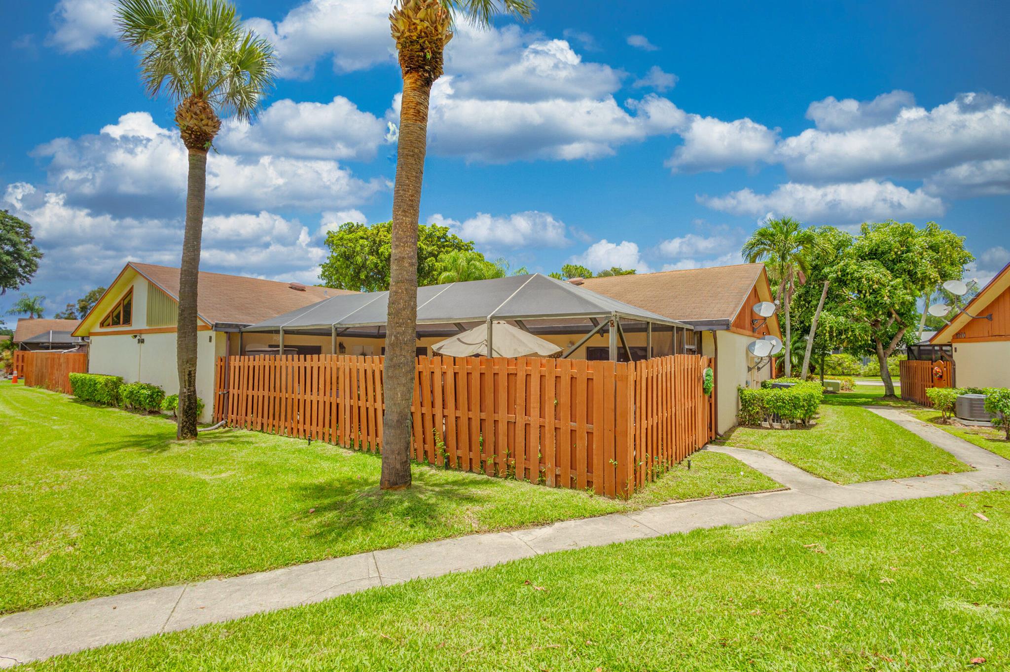 SUMMIT PINES UNIT 1 - Residential