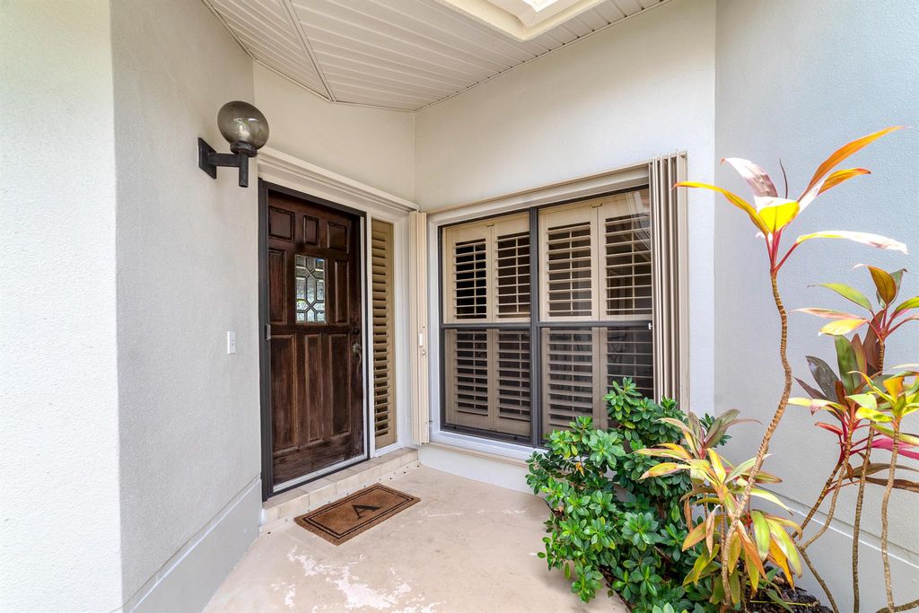 Photo of 507 Prestwick Circle, Palm Beach Gardens, FL 33418 (MLS # R10986241)