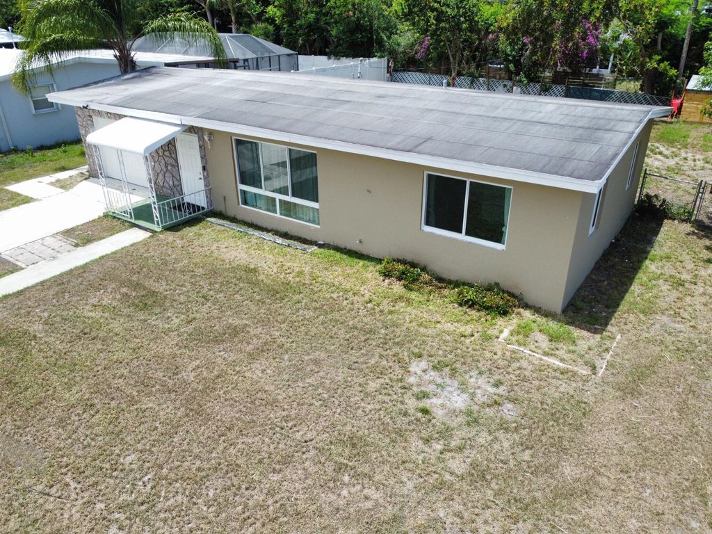 Photo of 125 SE Lucero Drive, Port Saint Lucie, FL 34983 (MLS # R10993443)