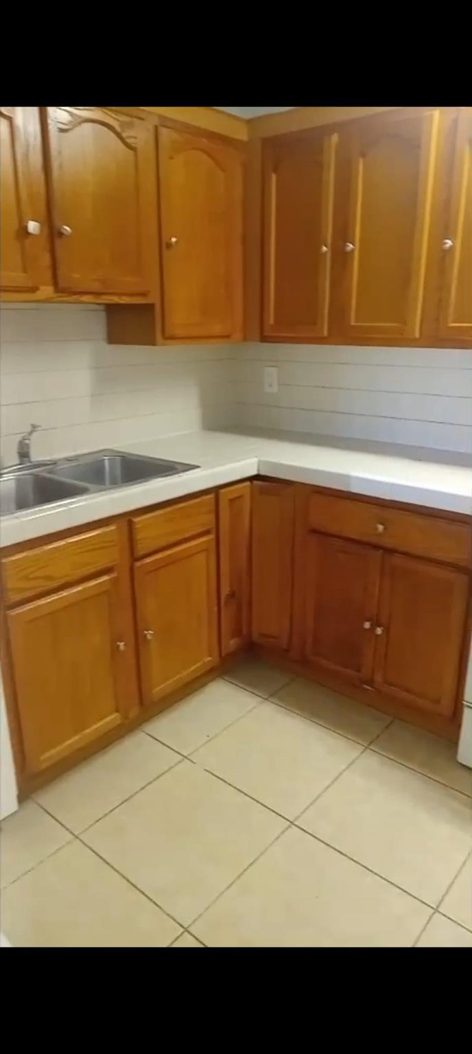 NARANJA LAKES CONDO NO 5 - Residential Lease