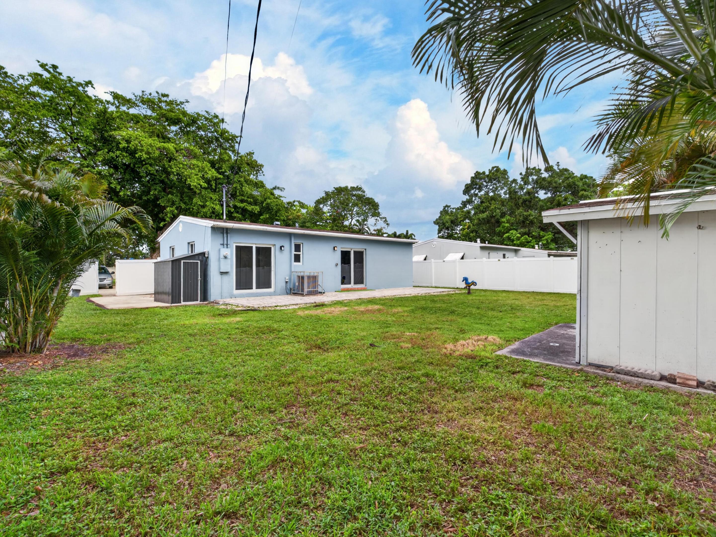 128 SW 22nd Terrace