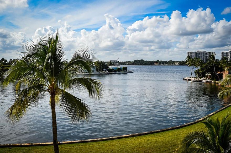 Rarely available 2BR/3BA apartment with oversized entertaining areas and large waterfront balcony. Located in Worth Avenue's The Villas, the building features doorman and a full-time manager. Situated just blocks from Worth Avenue's world-renowned shopping and dining. Designer ready unit on high floor with spectacular Intracoastal views.