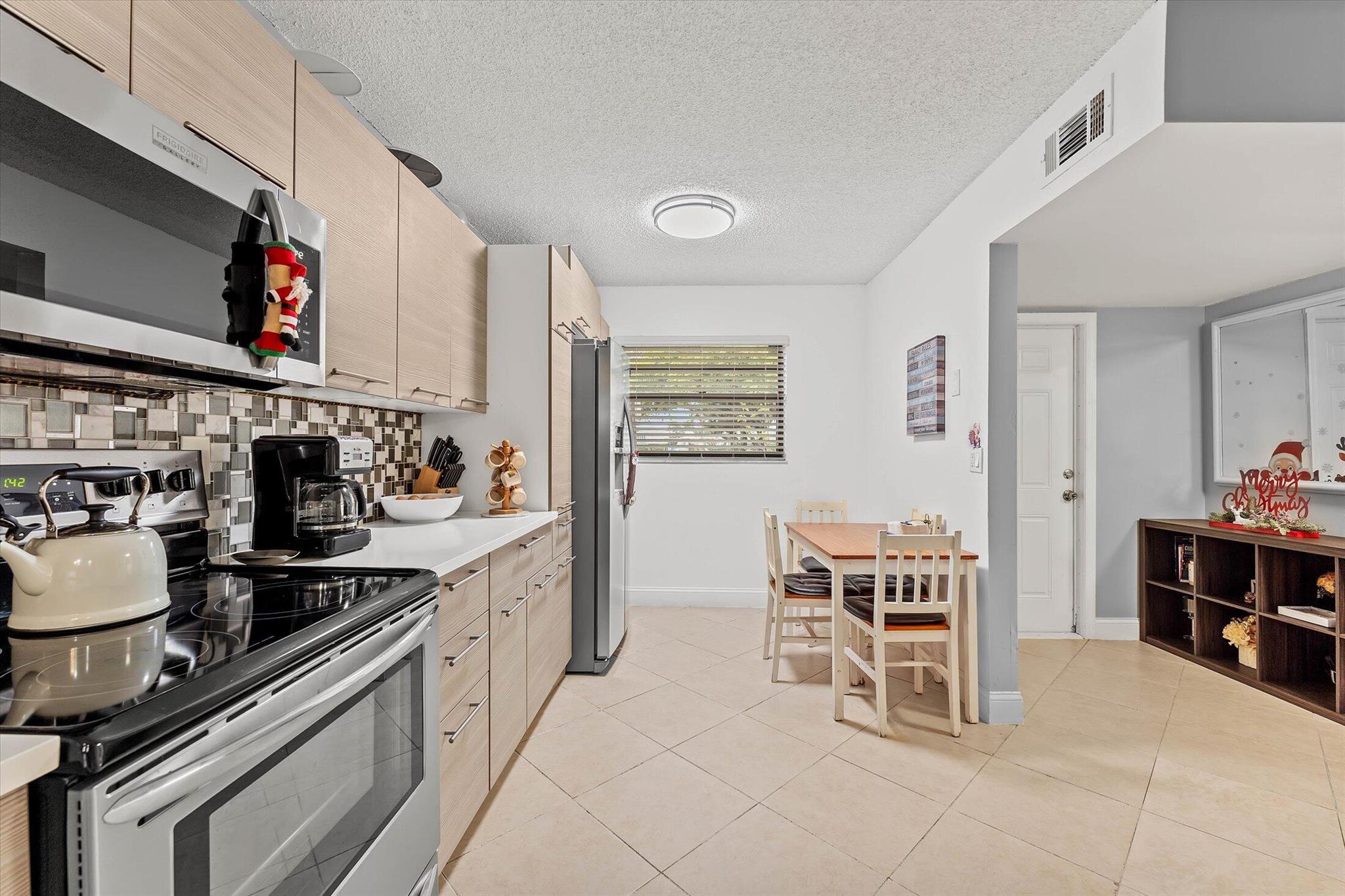 GABLES EAST OF BOCA BARWO - Residential