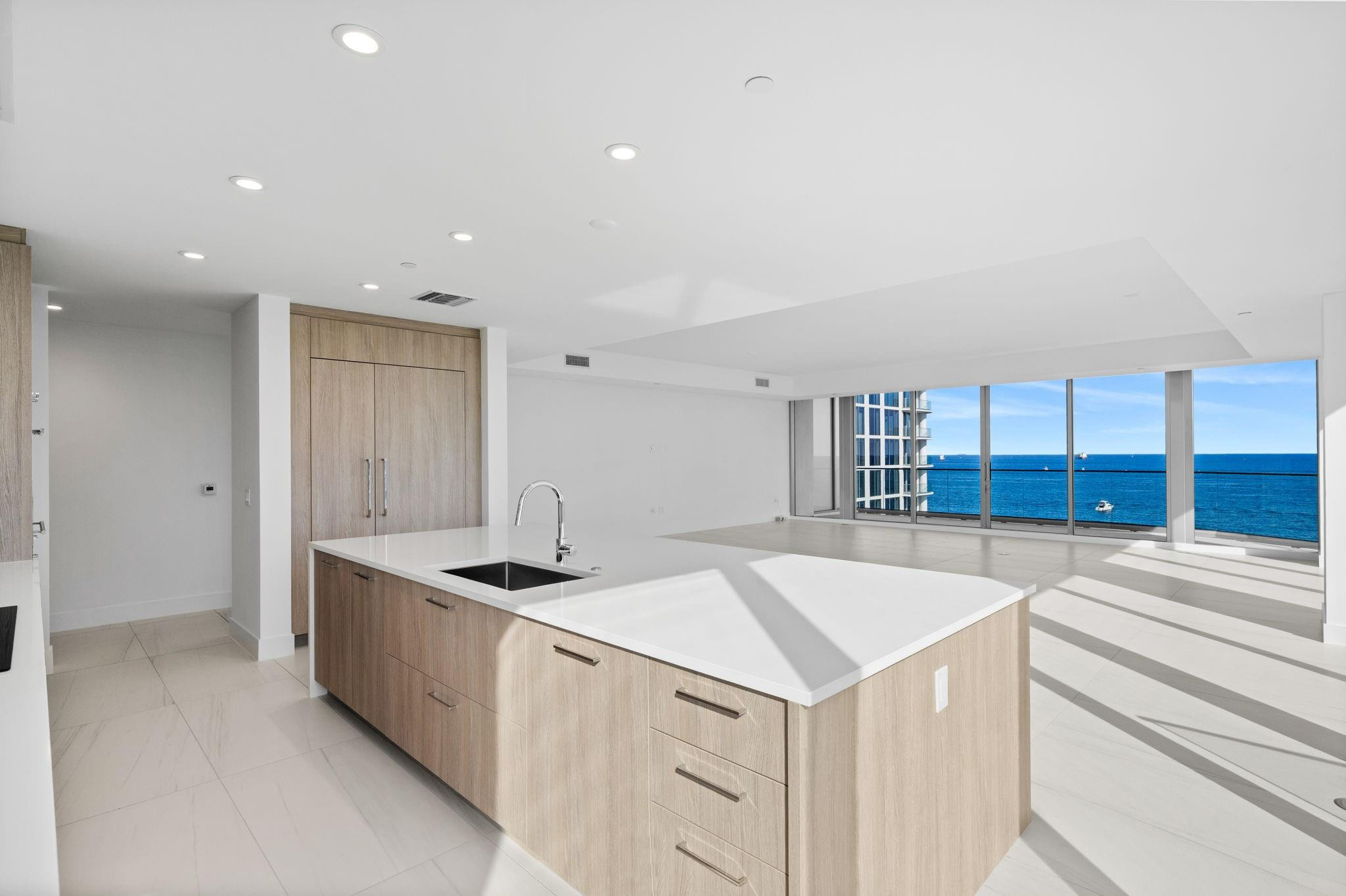 SELENE OCEANFRONT RESIDEN - Residential