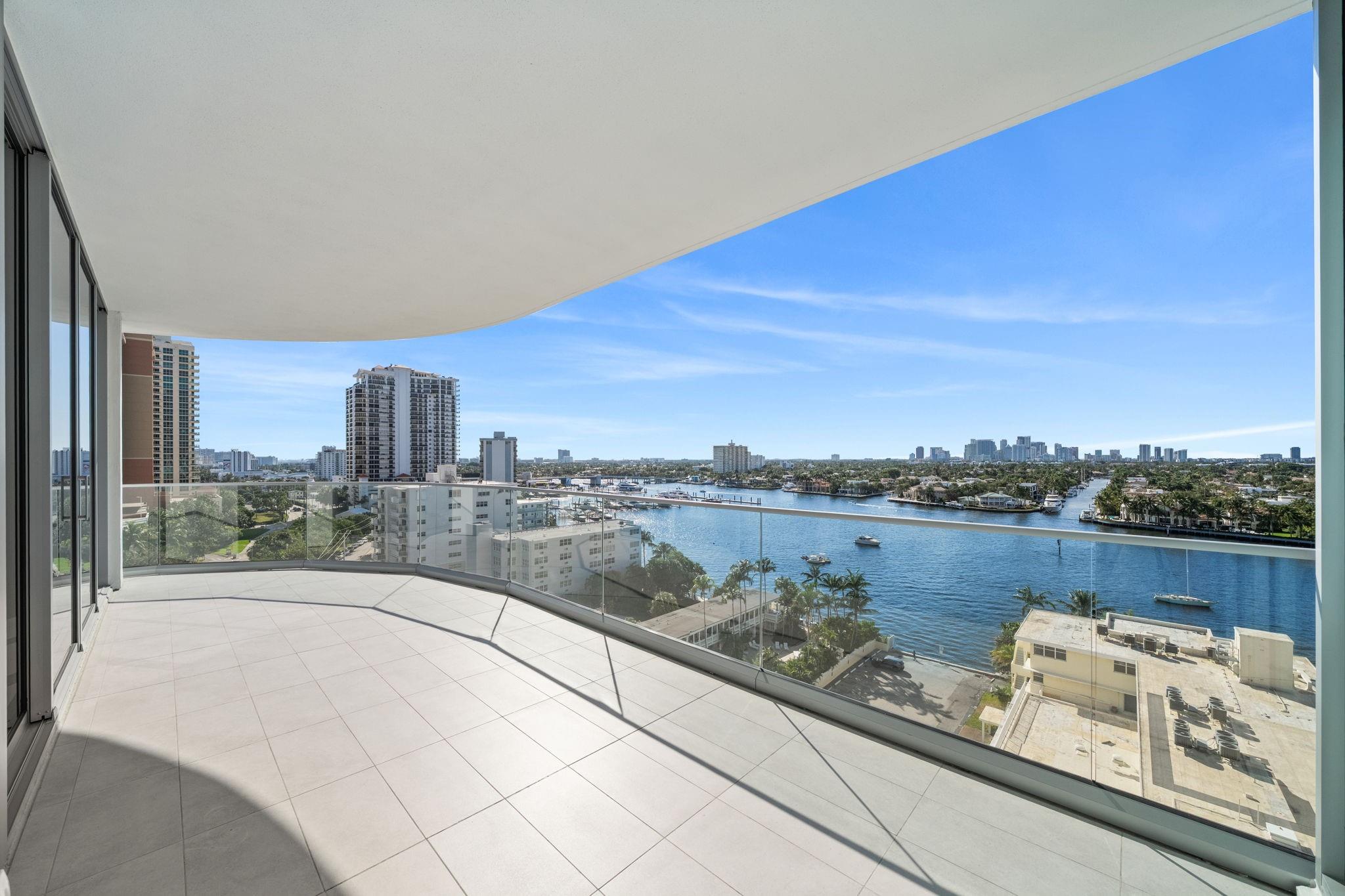 SELENE OCEANFRONT RESIDEN - Residential