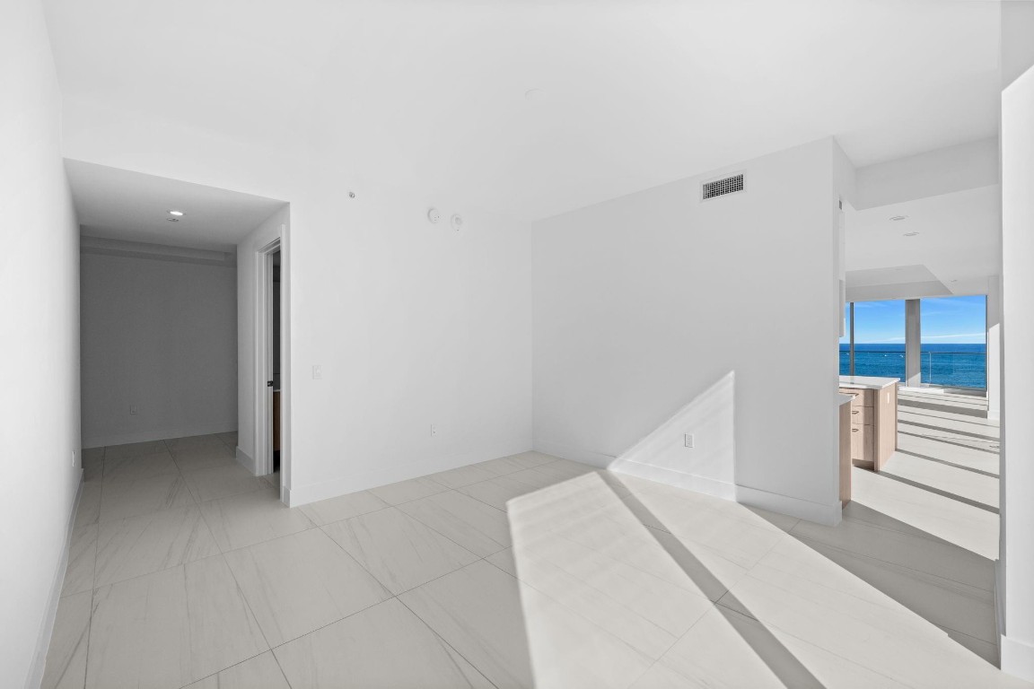 SELENE OCEANFRONT RESIDEN - Residential