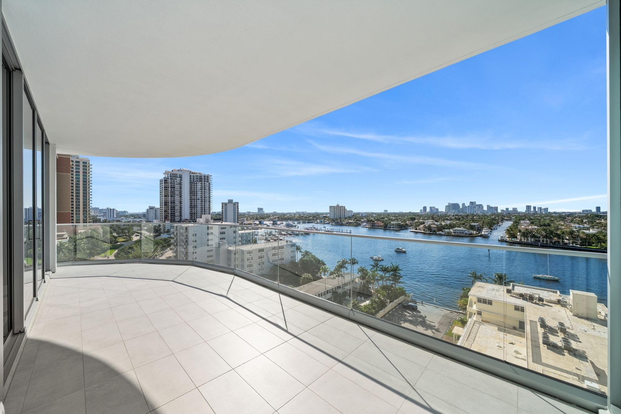 SELENE OCEANFRONT RESIDEN - Residential