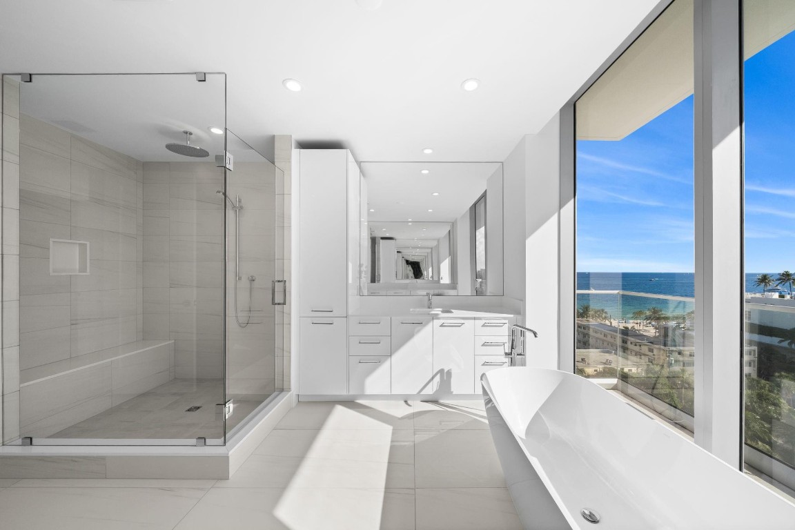 SELENE OCEANFRONT RESIDEN - Residential