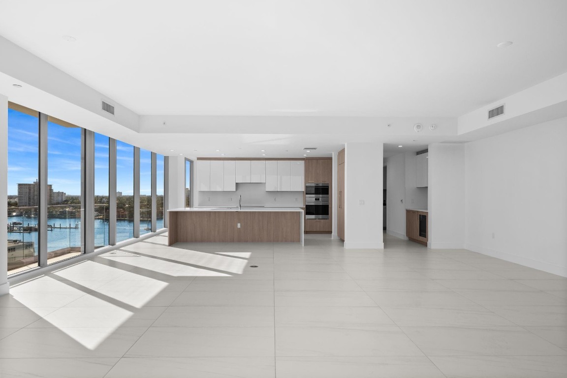 SELENE OCEANFRONT RESIDEN - Residential
