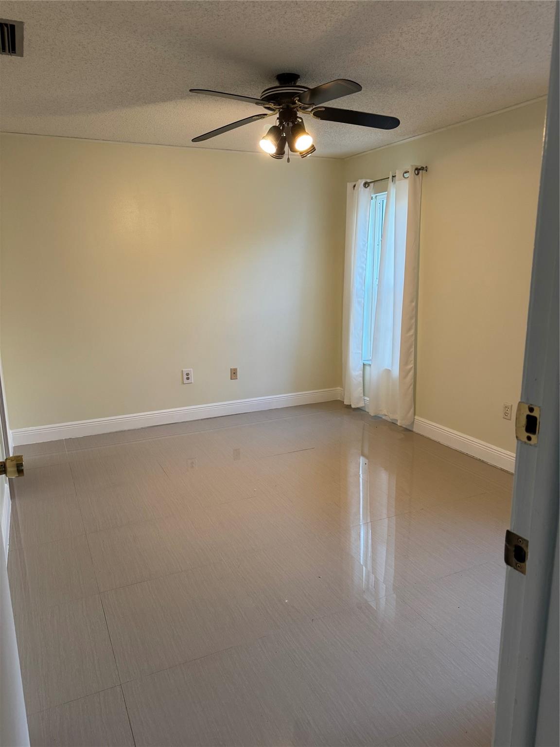 Sunrise Golf Village Sec - Residential Lease