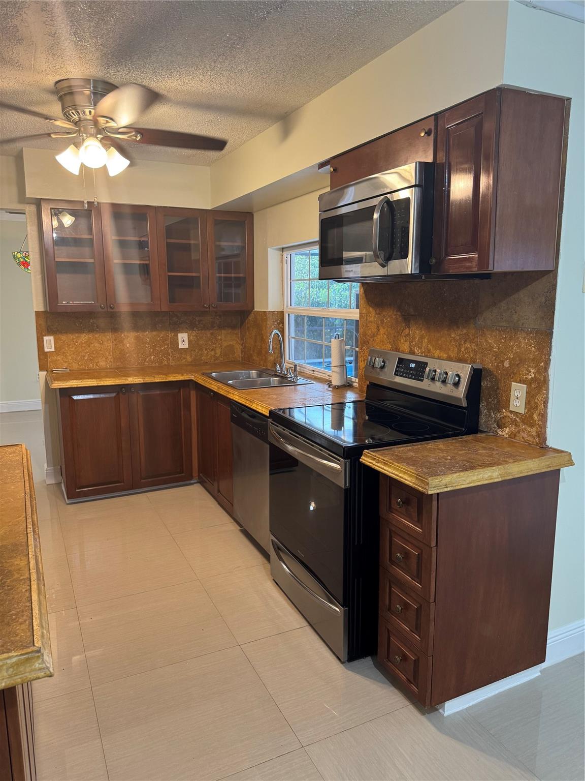 Sunrise Golf Village Sec - Residential Lease