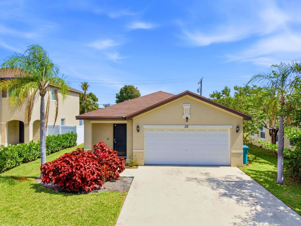 Photo of 113 SE 3rd Avenue, Boynton Beach, FL 33435 (MLS # B26033048)
