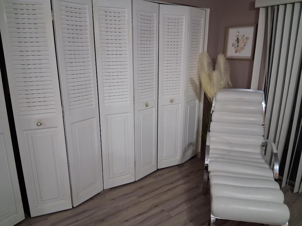 FANSHAW AT CENTURY VILLAGE CONDO - Residential