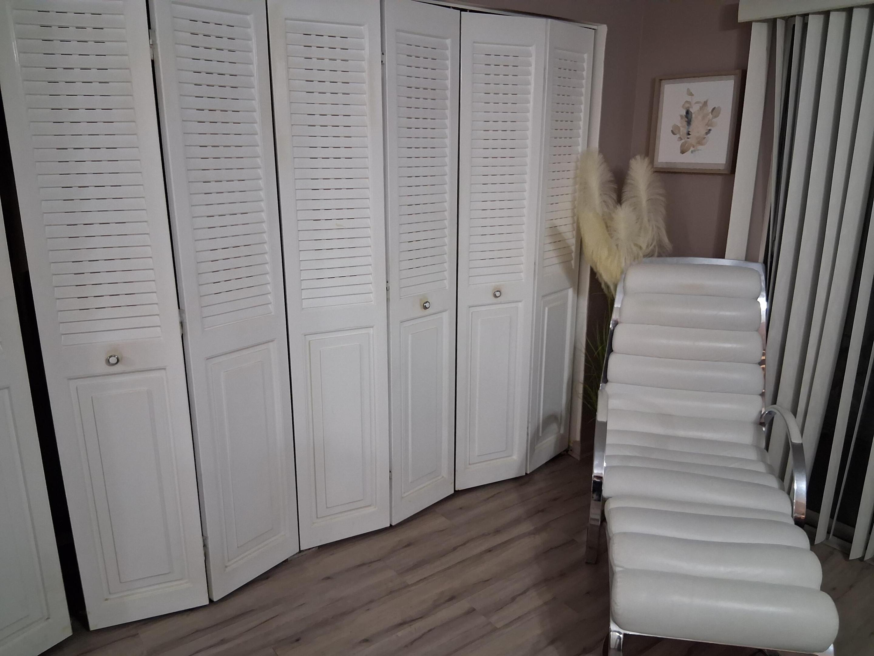 FANSHAW AT CENTURY VILLAGE CONDO - Residential