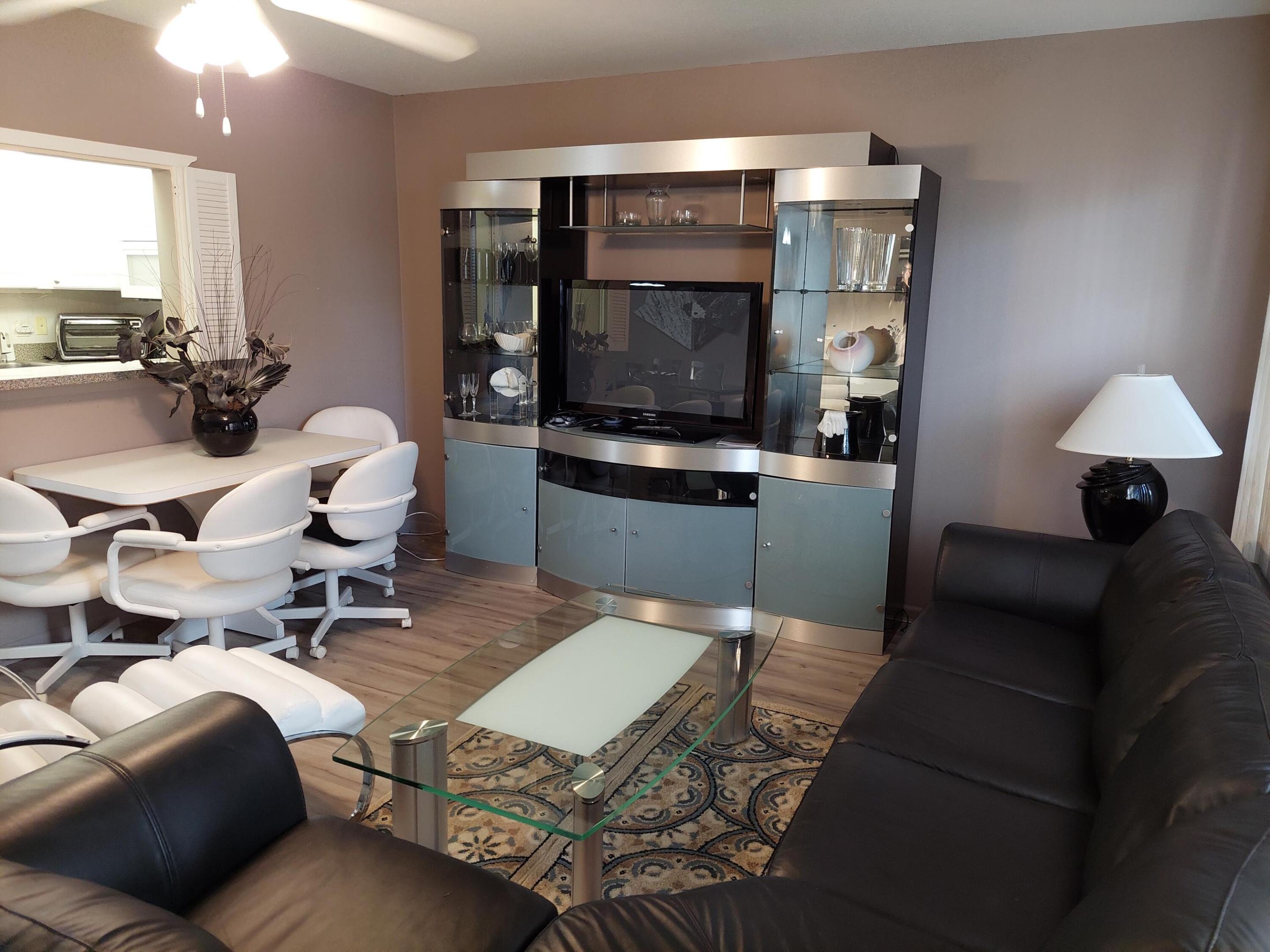 FANSHAW AT CENTURY VILLAGE CONDO - Residential