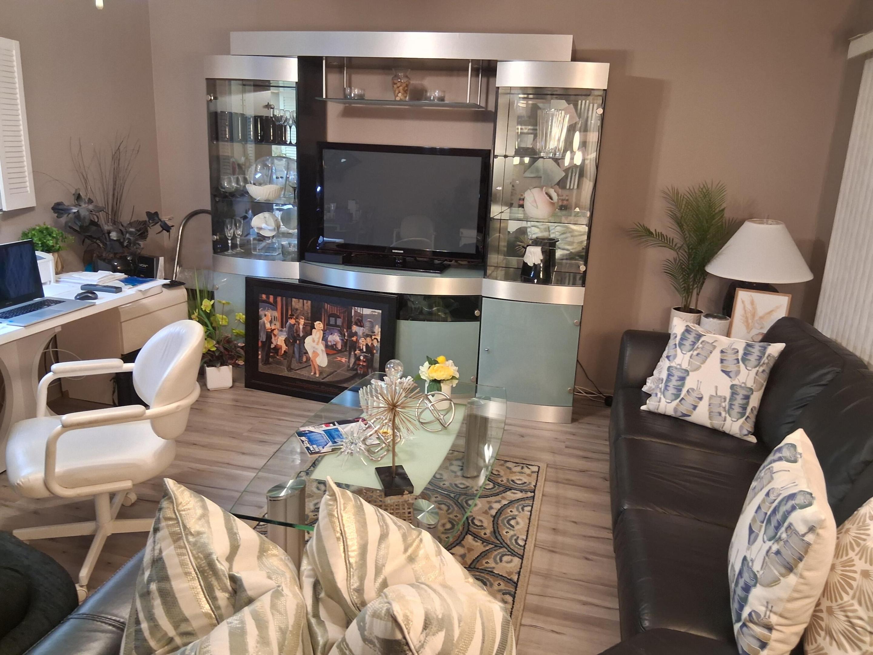 FANSHAW AT CENTURY VILLAGE CONDO - Residential