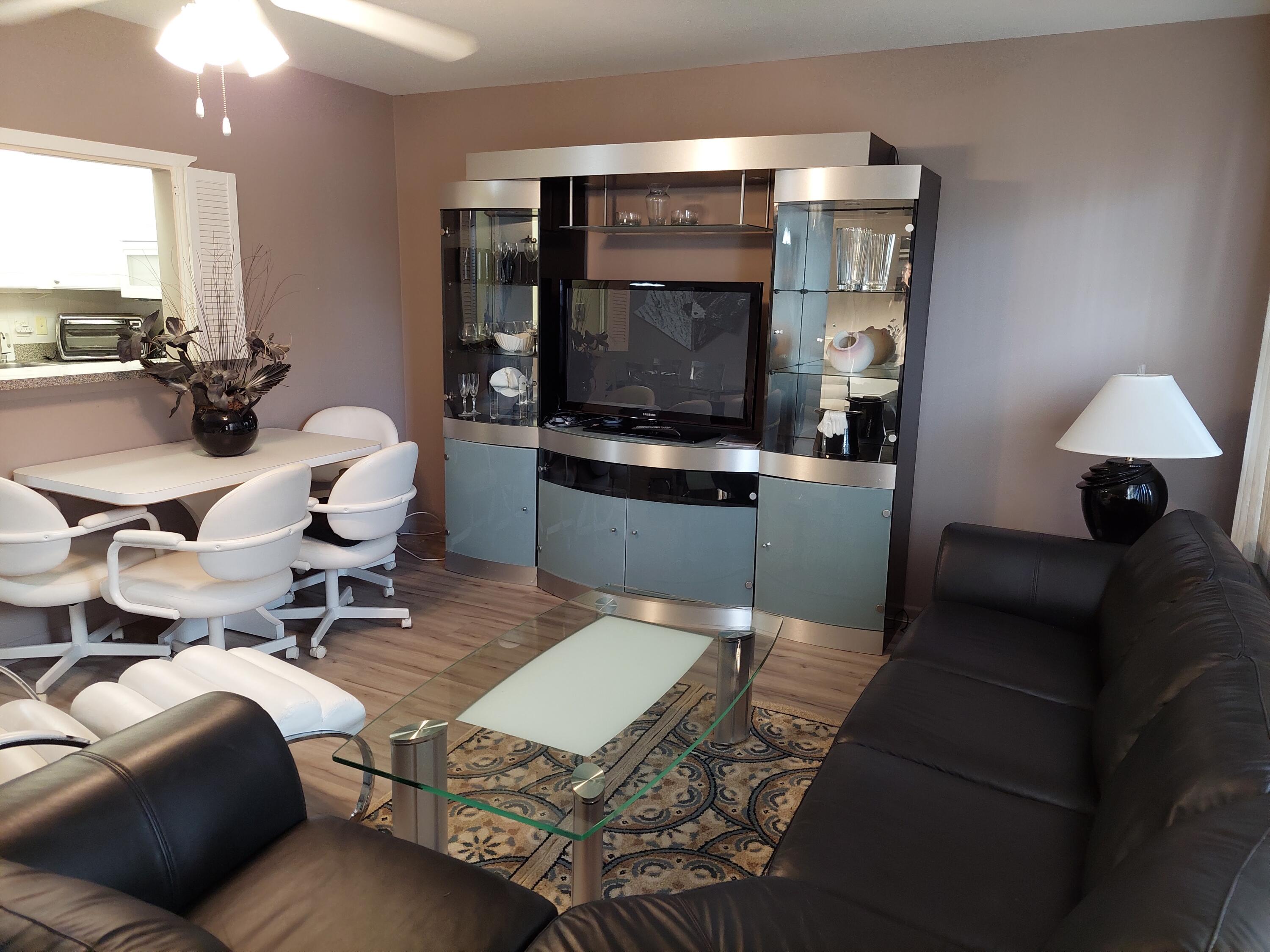 FANSHAW AT CENTURY VILLAGE CONDO - Residential