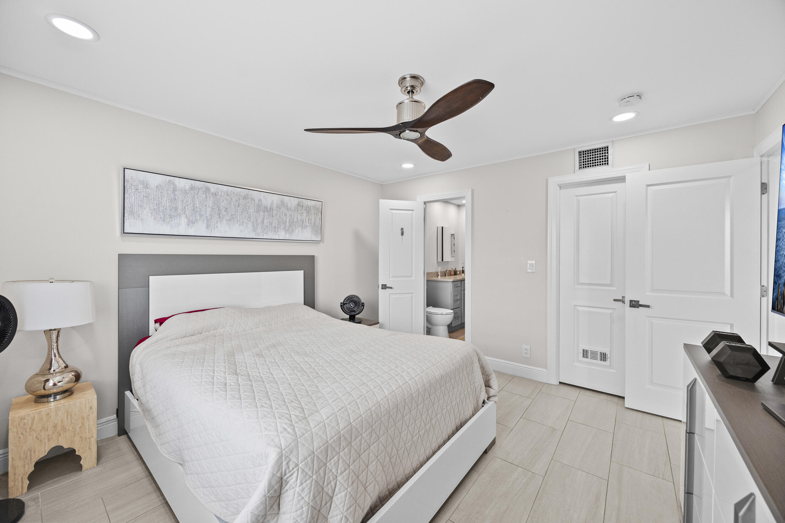 Leisure Beach South - Residential Lease