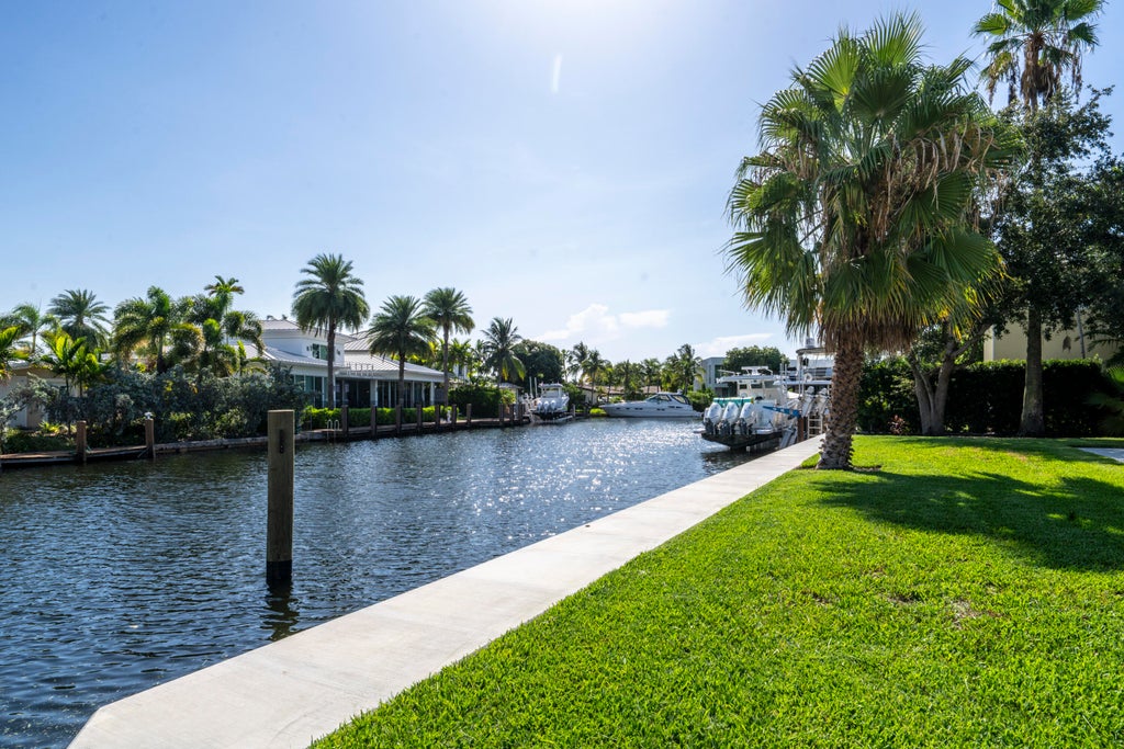 Photo of 3111 NE 55th Street, Fort Lauderdale, FL 33308 (MLS # B26070717)